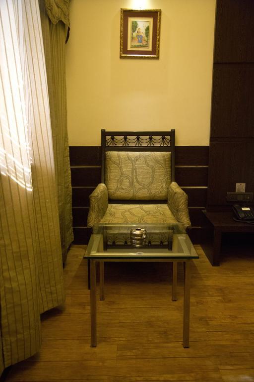The Rajshahi Palace Hotel Indore Exterior photo
