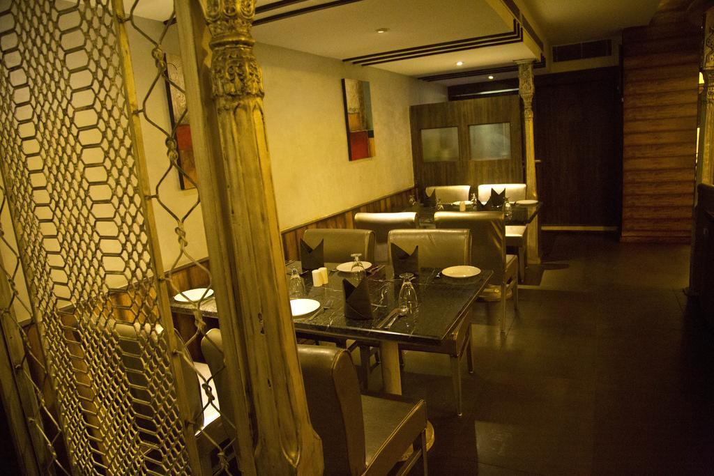 The Rajshahi Palace Hotel Indore Exterior photo