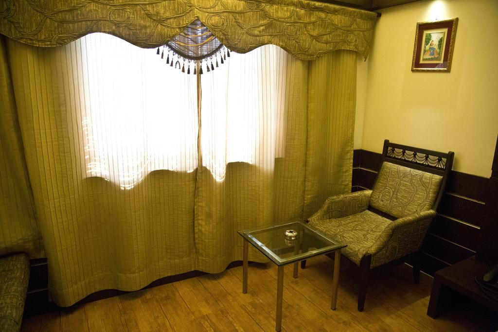 The Rajshahi Palace Hotel Indore Exterior photo
