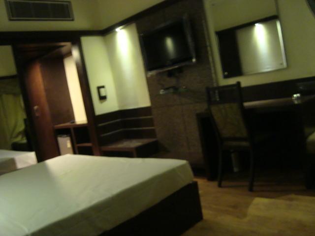 The Rajshahi Palace Hotel Indore Room photo
